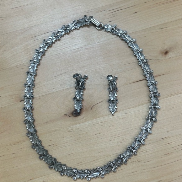 Felch & Company 1945 Danecraft Sterling Silver Repousse ArtDeco Necklace Earring - Picture 8 of 13